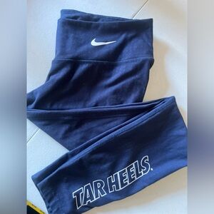 Carolina Tar Heels Women’s Nike Dri Fit Leggings Size Large Full Length Logo